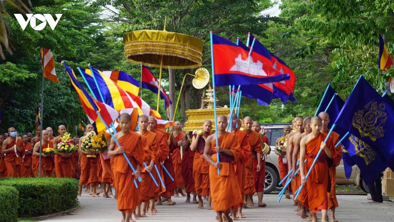 Ông Hun sen chỉ đạo các chùa rung chuông, đánh trống để chống Covid-19